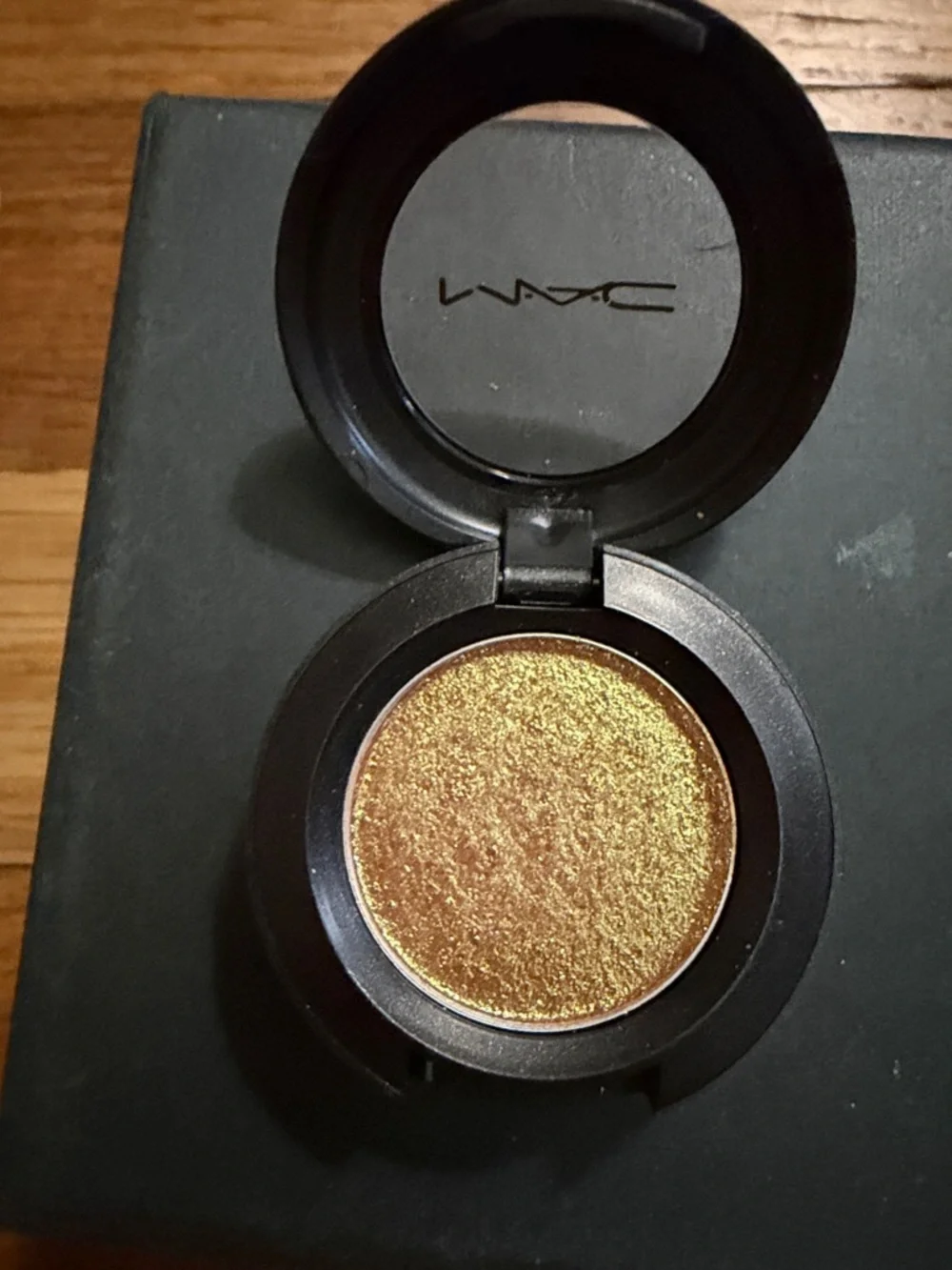 MAC Cosmetics Trio Eyeshadow Set — Coral, Coppering & I Like 2 Watch - Picture 4 of 5